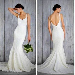 Nicole Miller Janey Lace Ivory Wedding Gown